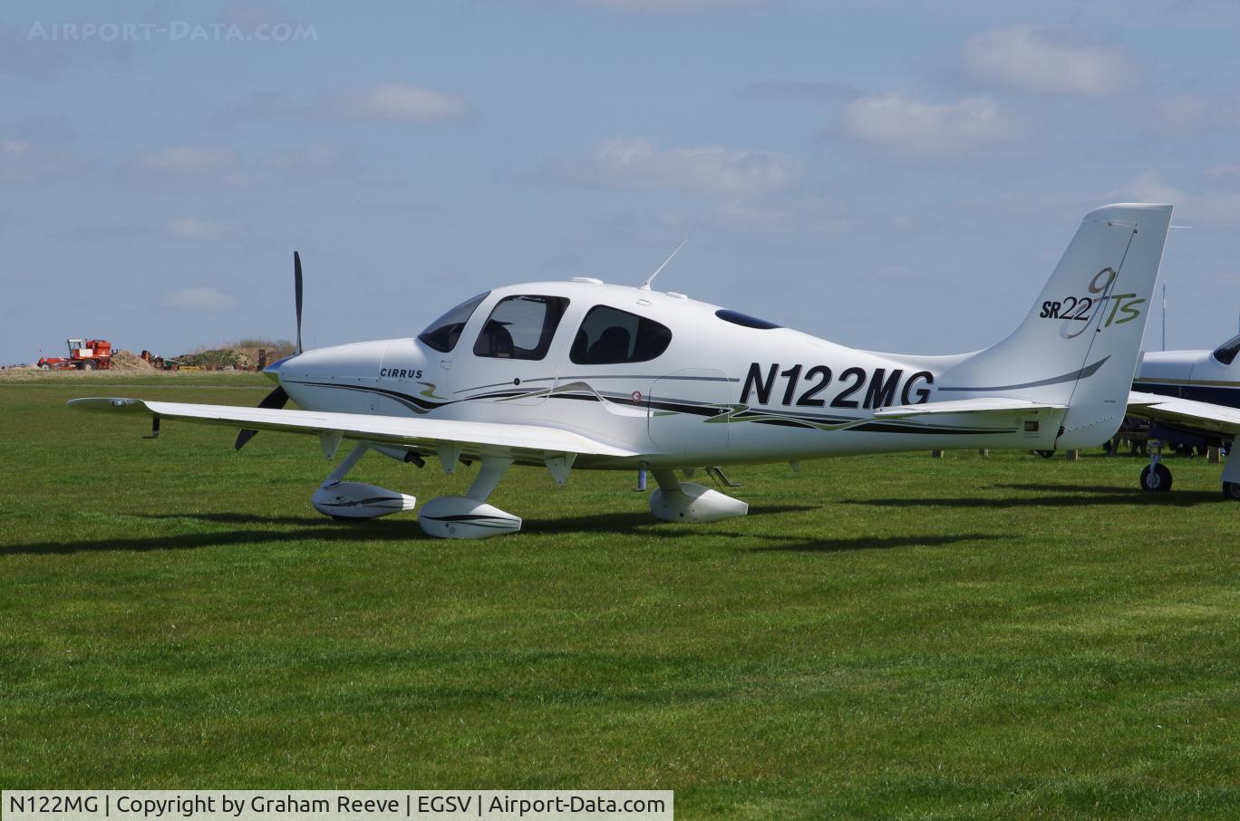 N122MG, 2005 Cirrus SR22 GTS C/N 1250, Parked in the sun.