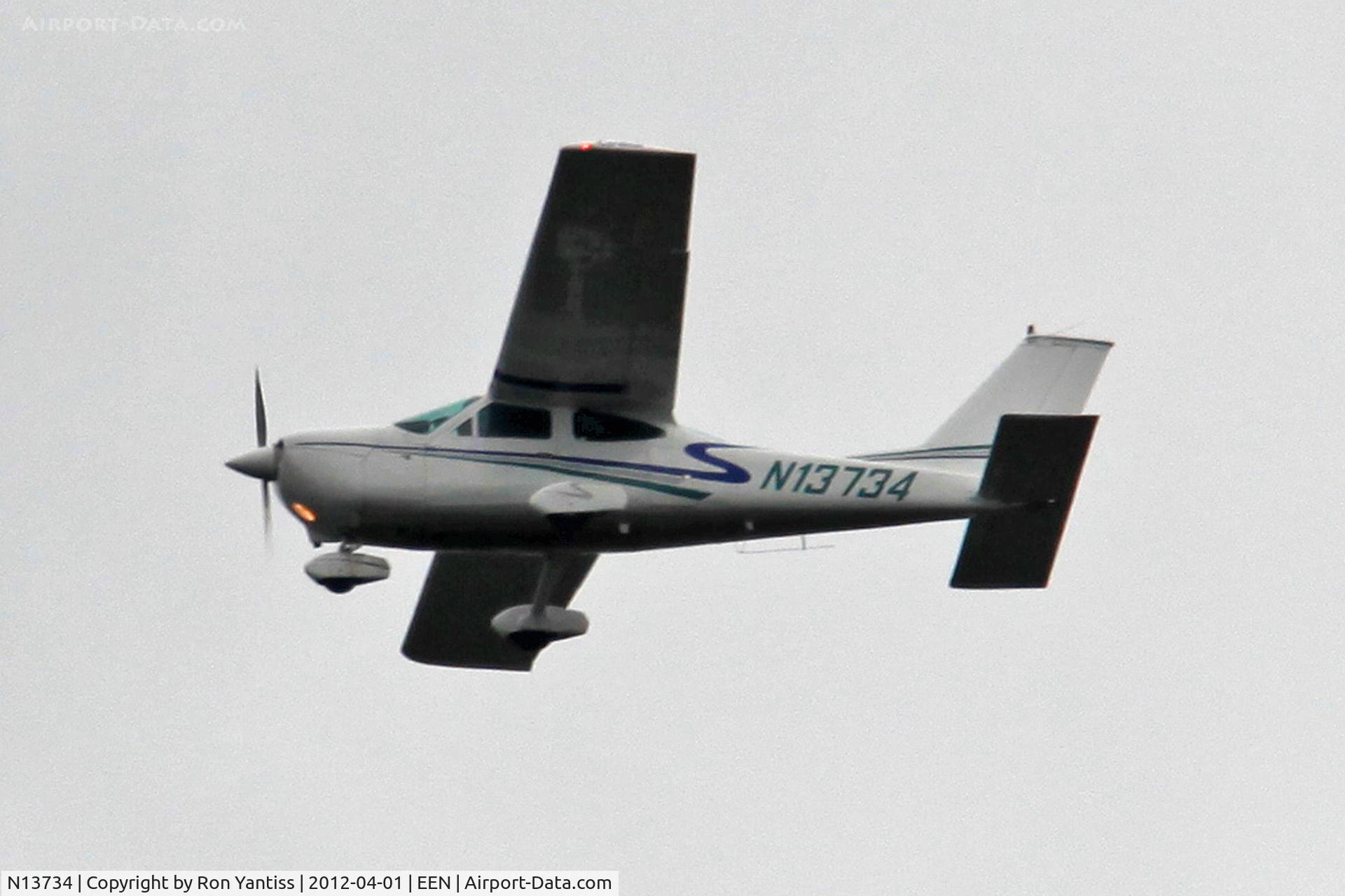 N13734, 1976 Cessna 177B Cardinal C/N 17702463, Straight in final runway 02, Dillant-Hopkins Airport, Keene, NH