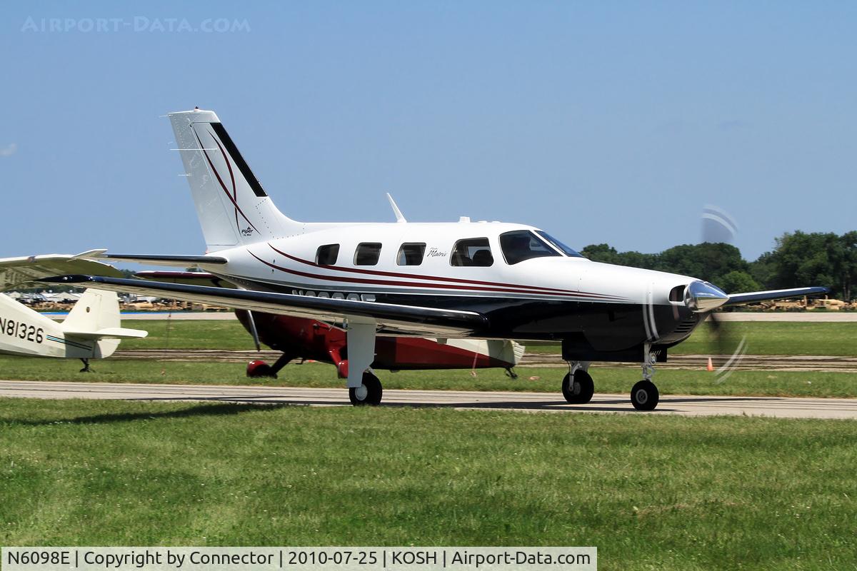 N6098E, 2010 Piper PA-46R-350T Malibu Matrix C/N 4692140, EAA Airventure 2010.