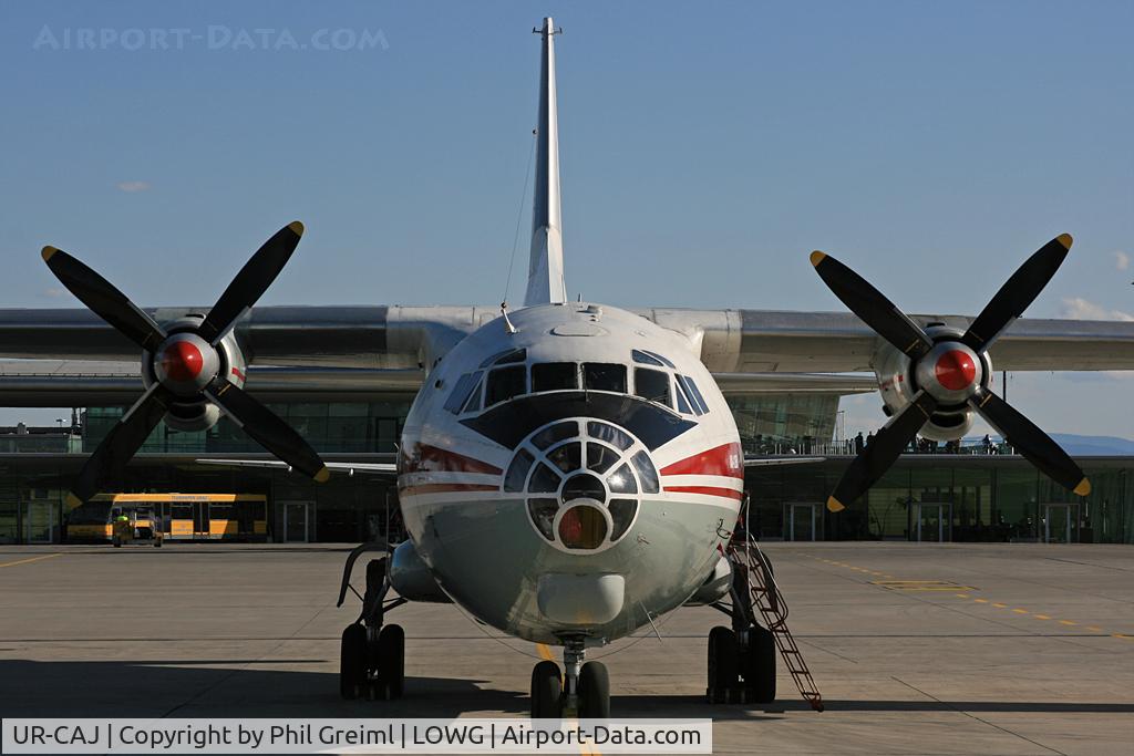 UR-CAJ, Antonov An-12BK C/N 8346106, A memoriable picture! Exactly this picture from this AN-12 is my 50.000 pic taken with my camera, Canon EOS400D.