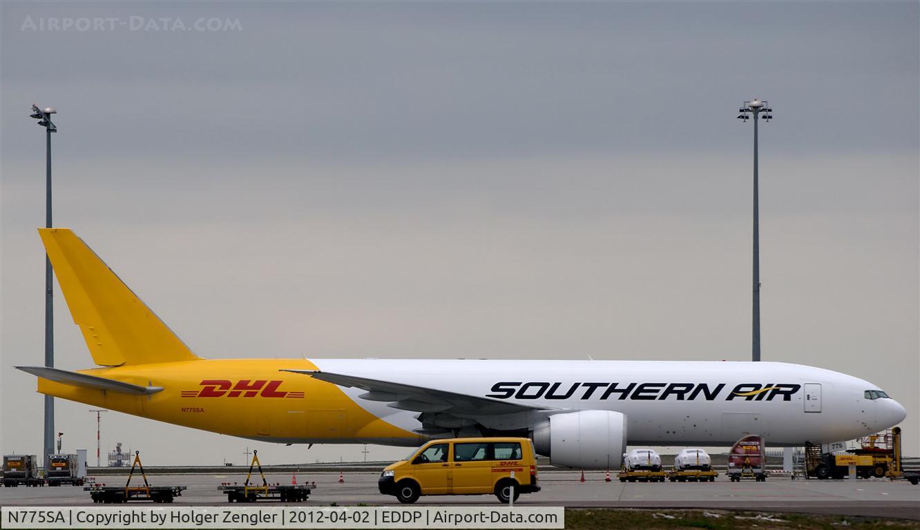 N775SA, 2010 Boeing 777-FZB C/N 37987, A new kid´s in town.....