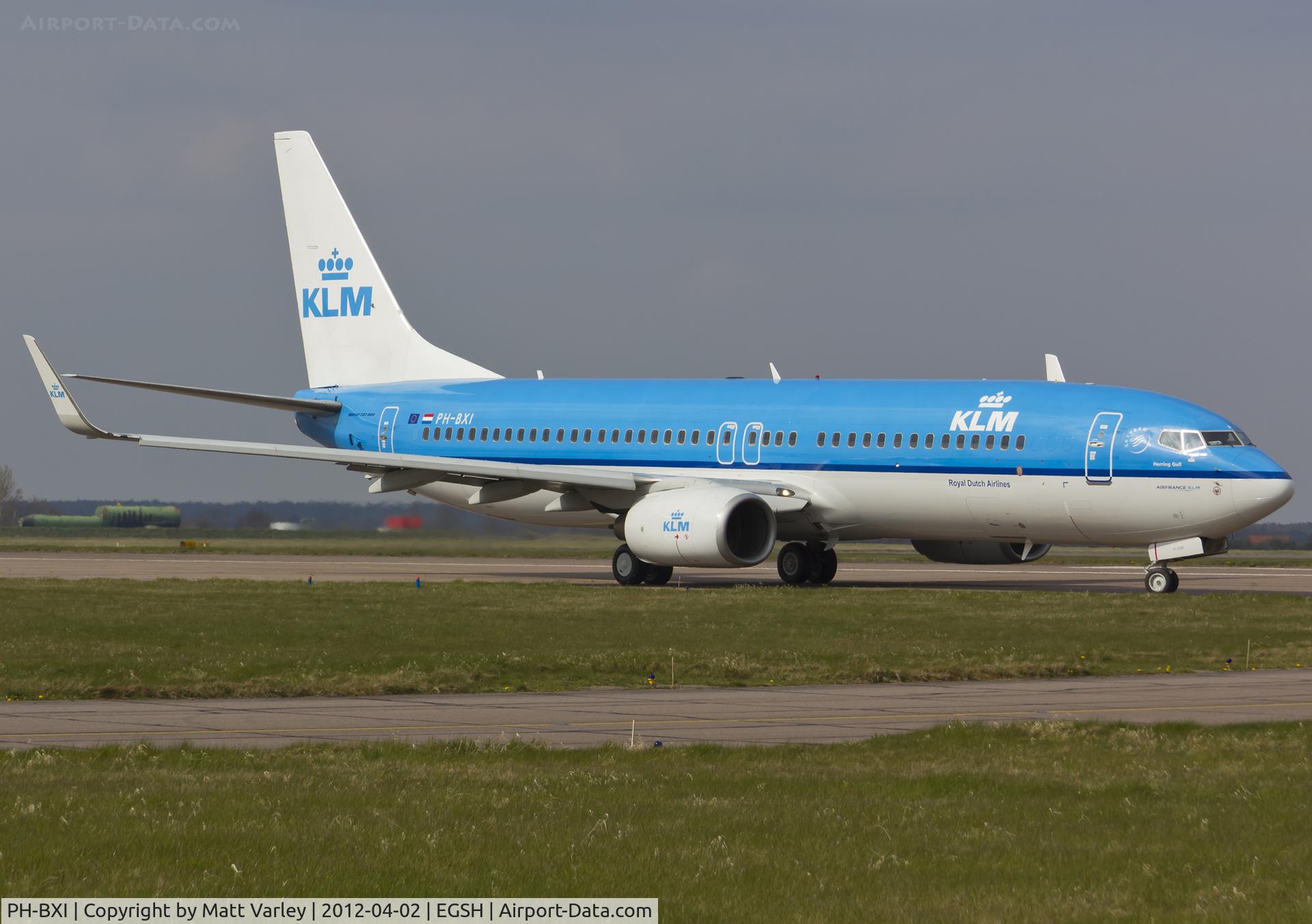 PH-BXI, 2000 Boeing 737-8K2 C/N 30358, About to depart EGSH.