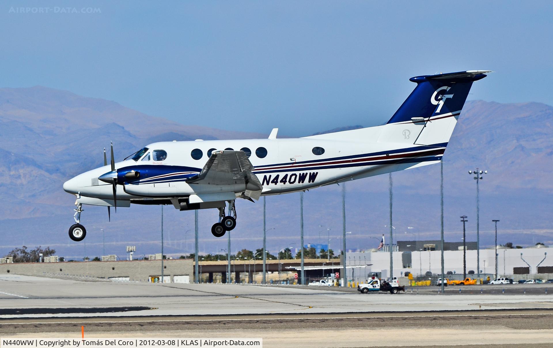 N440WW, 2007 Hawker Beechcraft B200GT King Air C/N BY-5, N440WW 2007 Hawker Beechcraft Corp B200GT C/N BY-5

Las Vegas - McCarran International (LAS / KLAS)
USA - Nevada, March 8, 2012
Photo: Tomás Del Coro