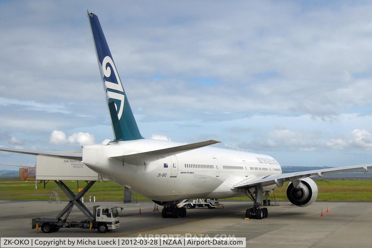 ZK-OKO, 2011 Boeing 777-306/ER C/N 38407, At Auckland