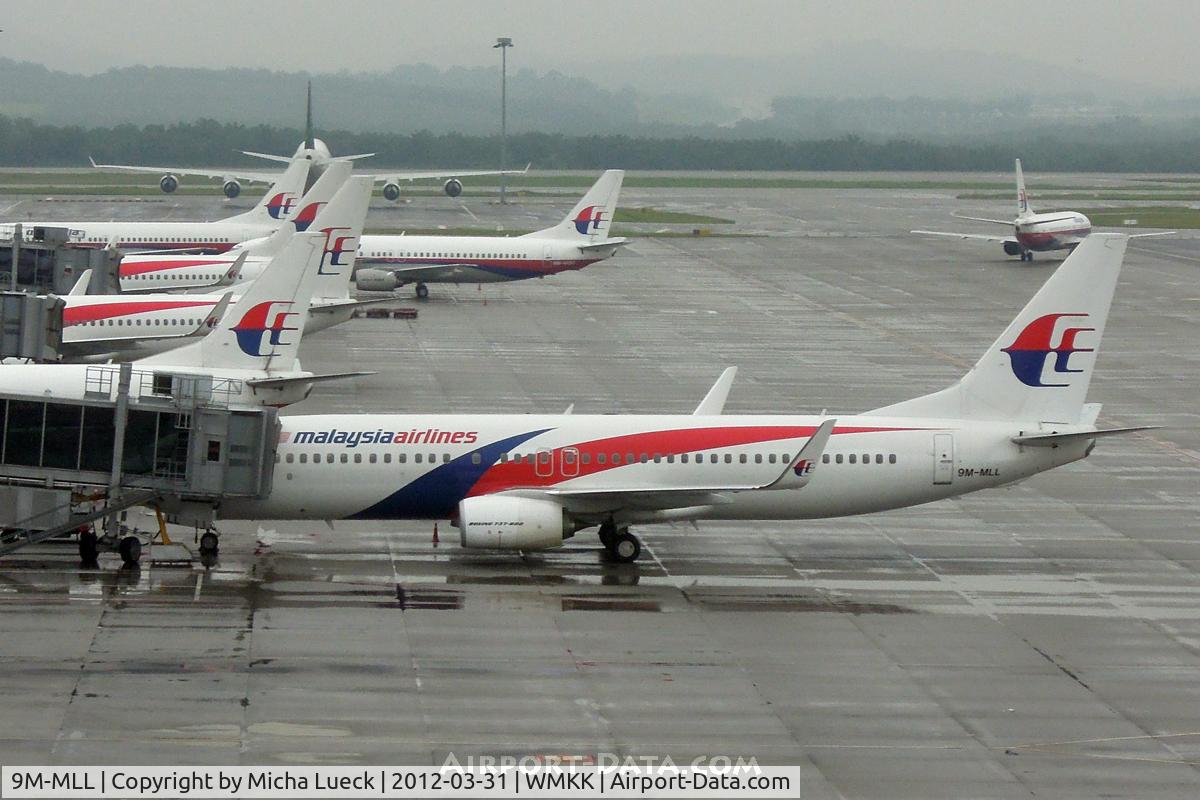 9M-MLL, 2011 Boeing 737-8FZ C/N 39322, At Kuala Lumpur