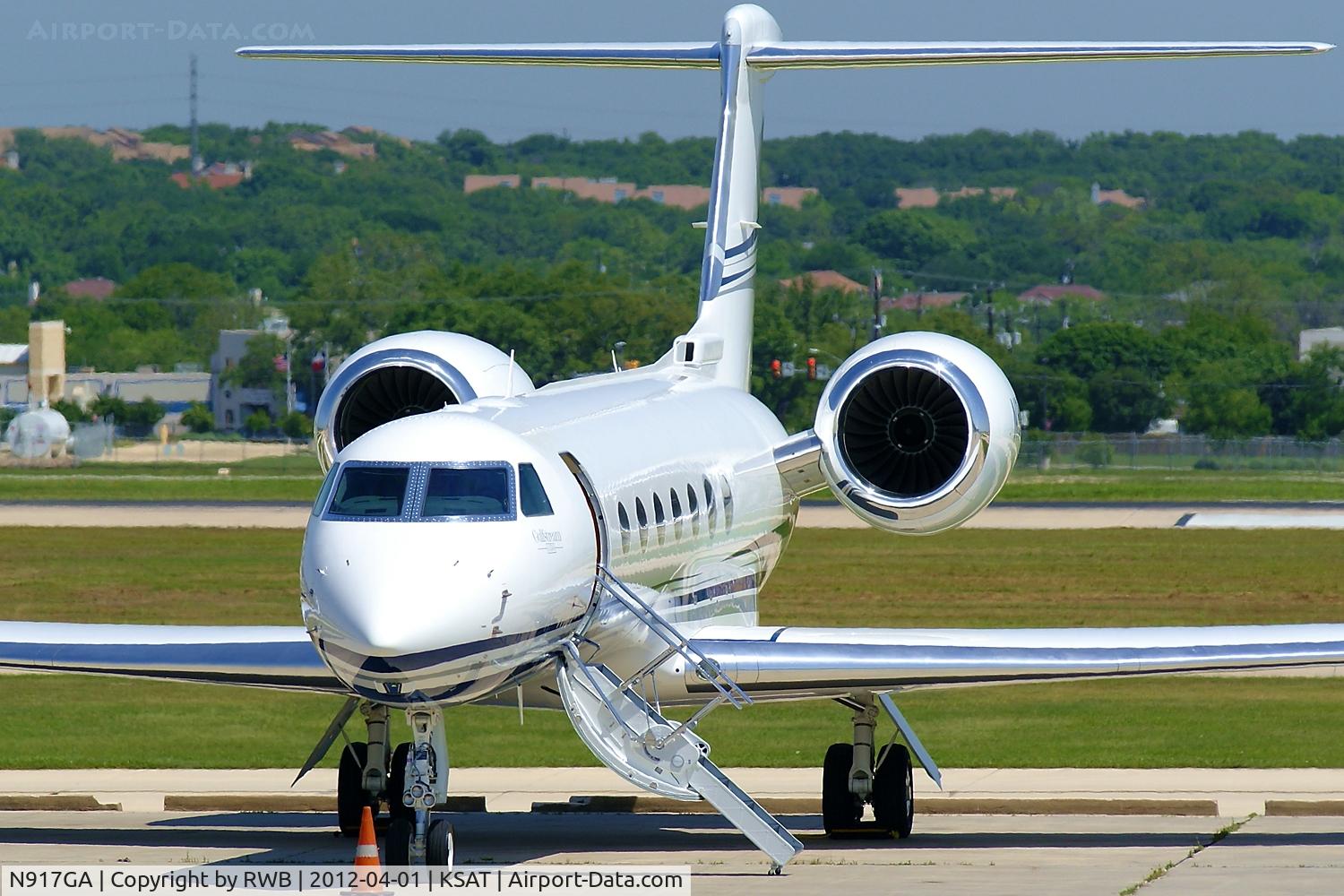 N917GA, Gulfstream Aerospace GV-SP (G550) C/N 5317, Parked
