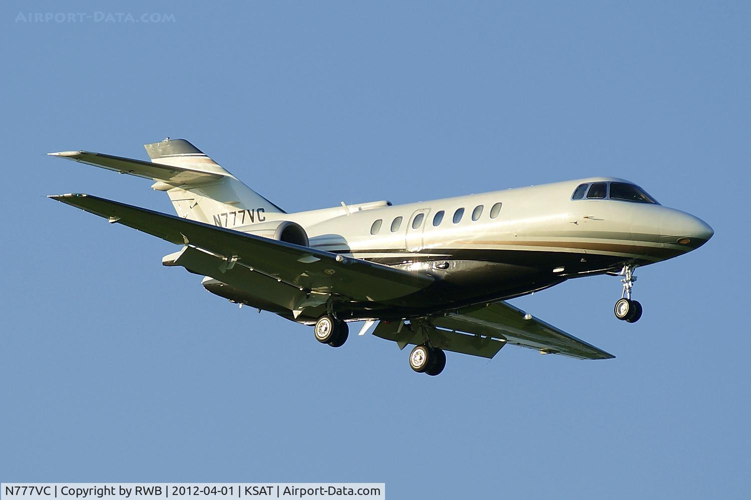 N777VC, 1993 British Aerospace BAe.125-1000A C/N 259031, On approach 12R