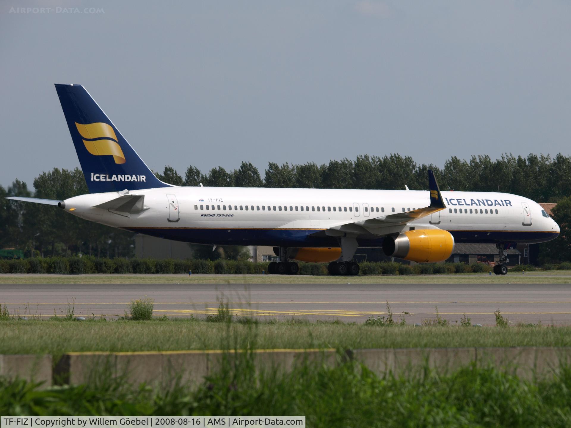 TF-FIZ, 2000 Boeing 757-256 C/N 30052, Taxi to the gate of Schiphol Airport