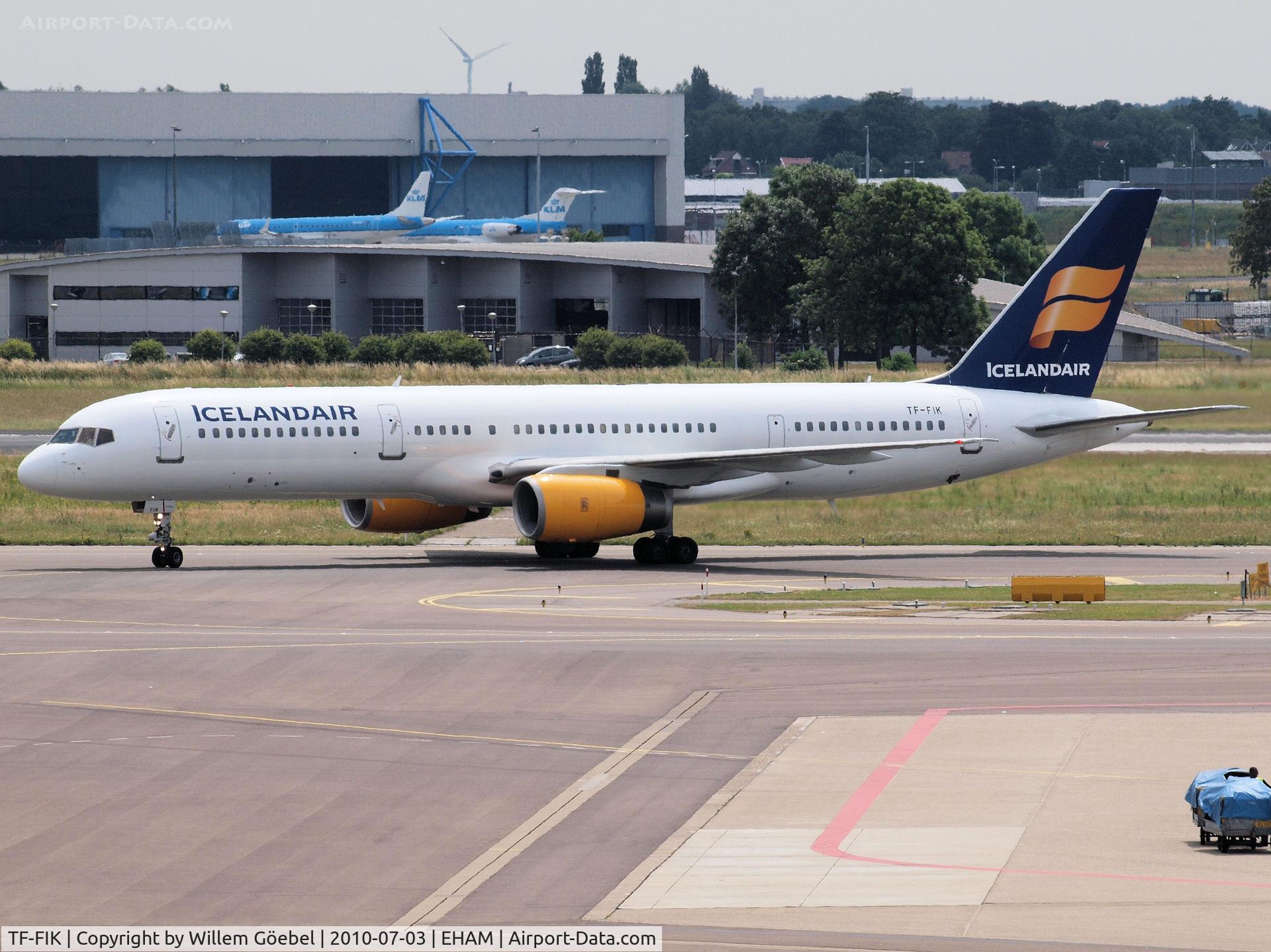 TF-FIK, 1992 Boeing 757-2Y0/F C/N 26151, Taxi to the gate of Schiphol Airport