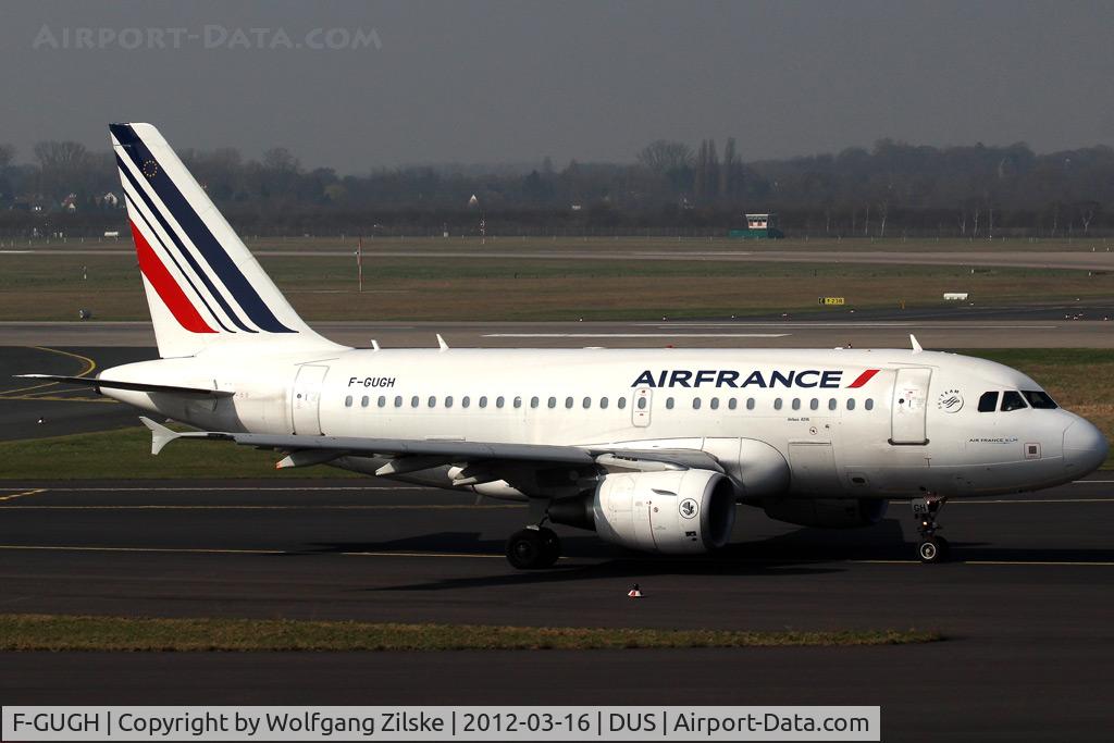 F-GUGH, 2004 Airbus A318-111 C/N 2344, visitor