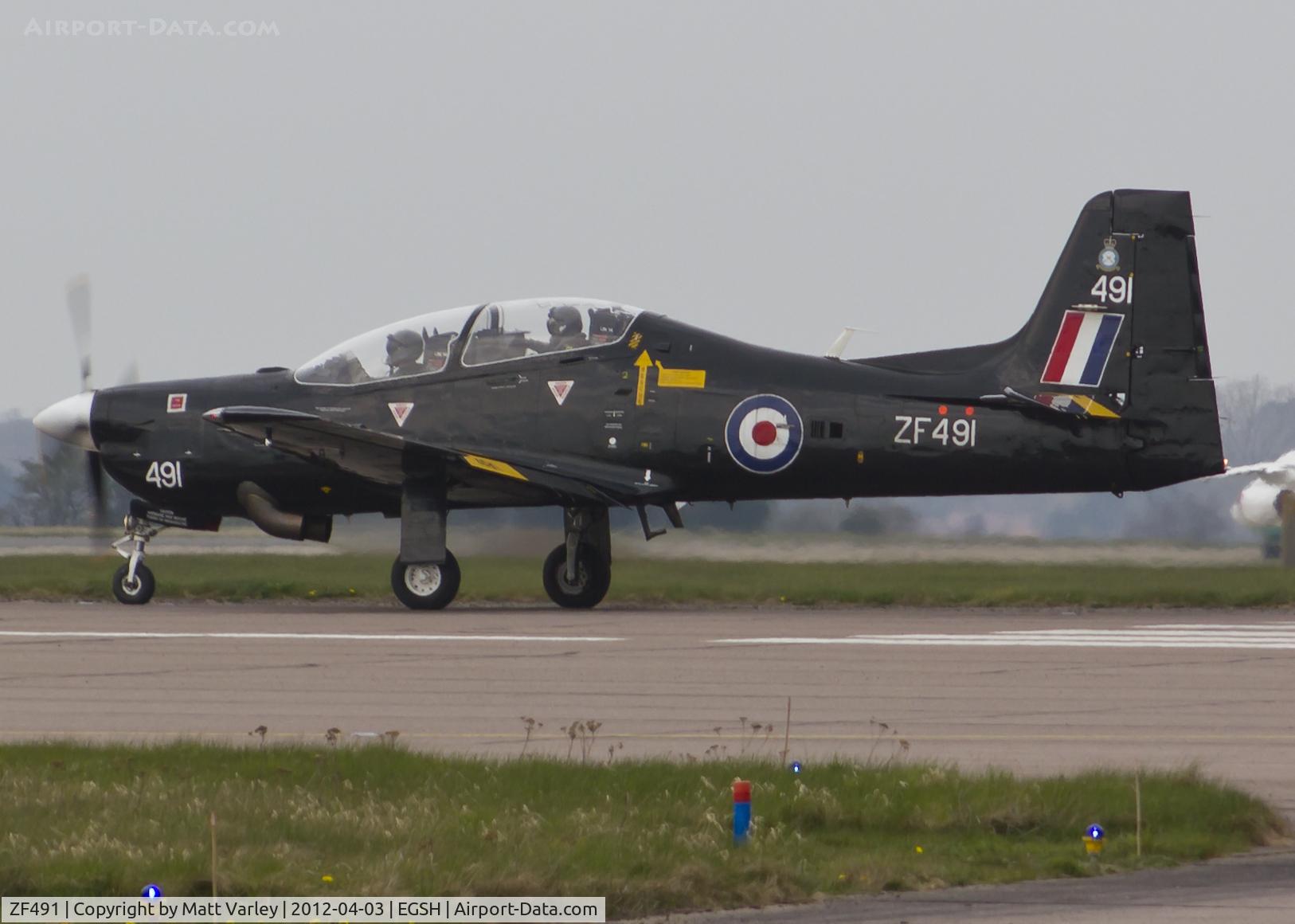 ZF491, 1992 Short S-312 Tucano T1 C/N S152/T123, Departing EGSH.