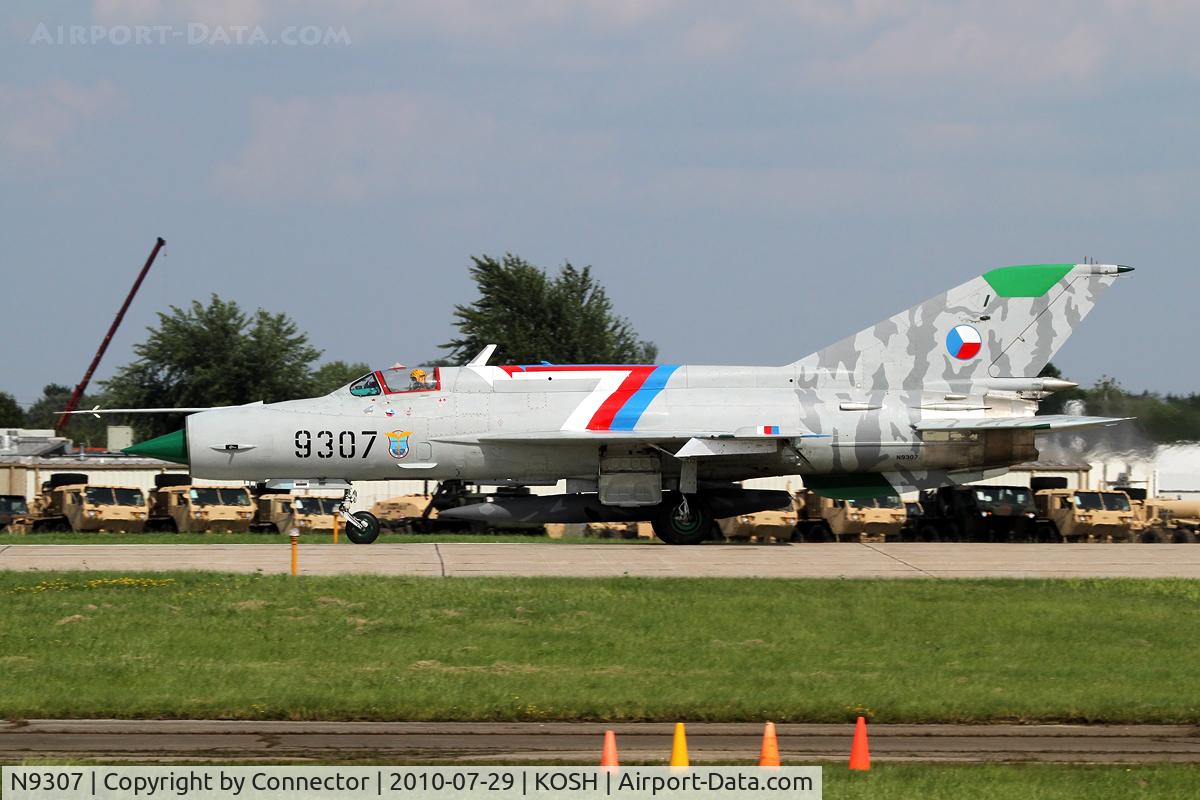N9307, 1975 Mikoyan-Gurevich MiG-21MF C/N 96004307, EAA Airventure 2010.