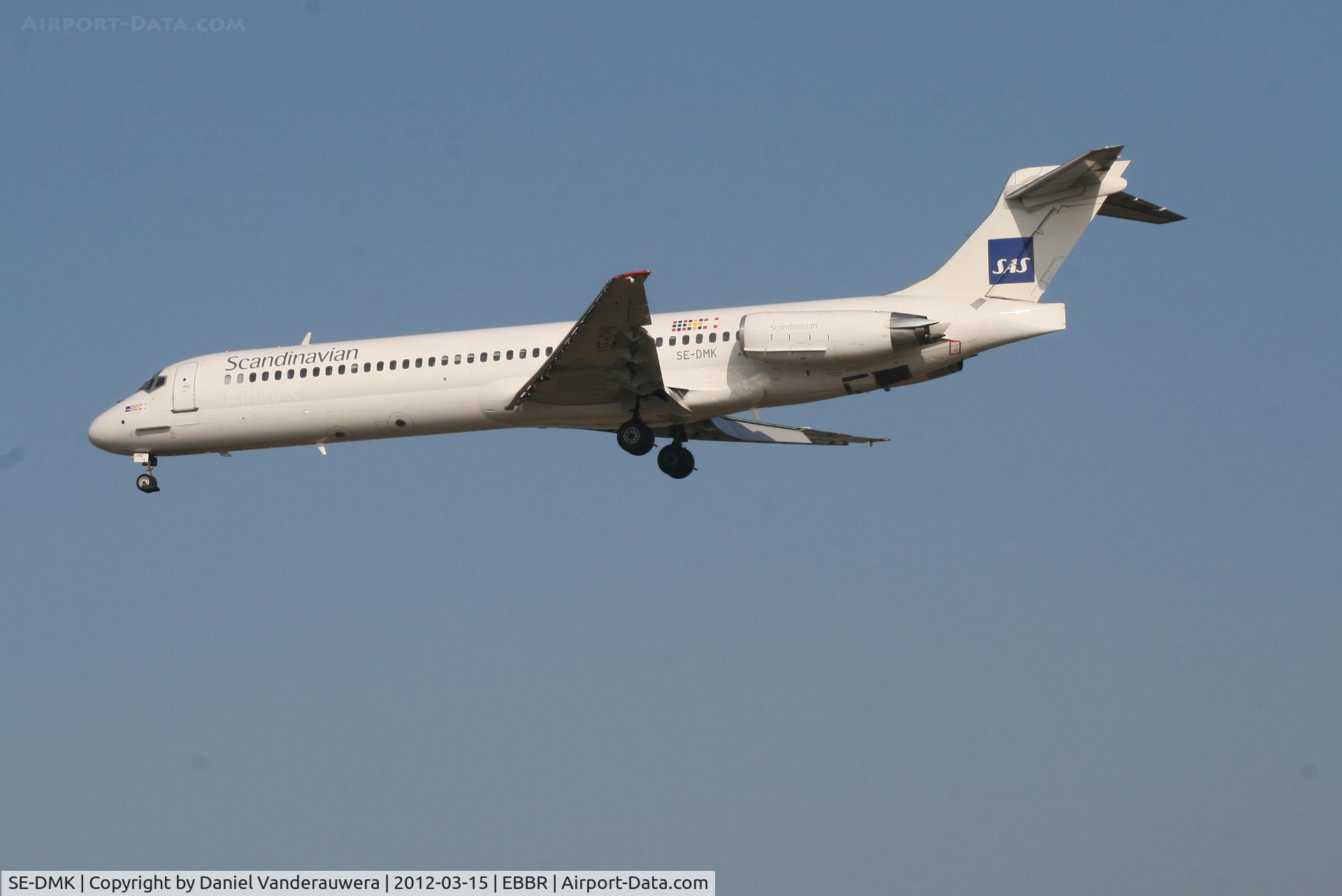 SE-DMK, 1991 McDonnell Douglas MD-87 (DC-9-87) C/N 53337, Flight SK593 is descending to RWY 25L