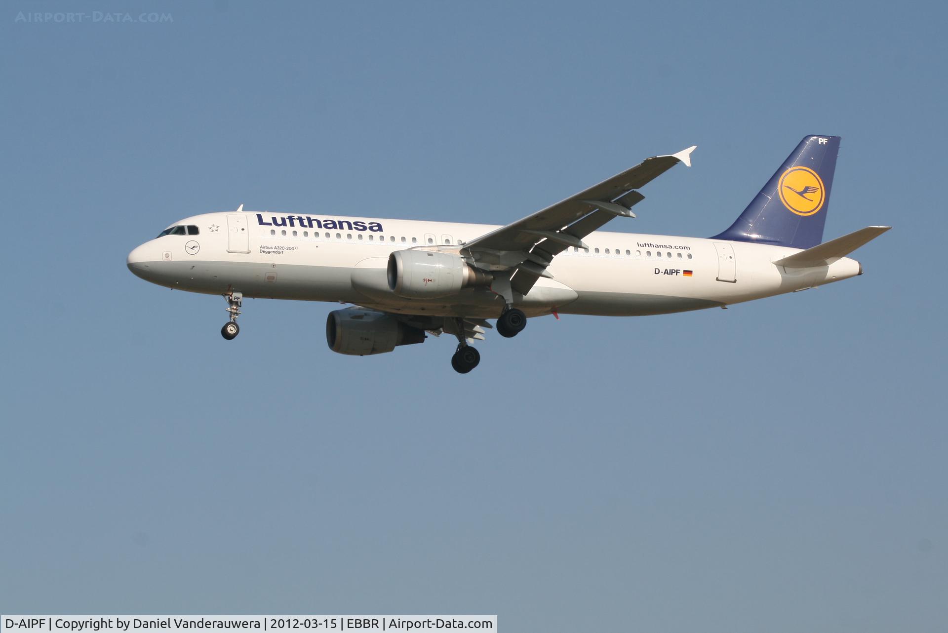 D-AIPF, 1989 Airbus A320-211 C/N 0083, Arrival of flight LH2284 to RWY 25L