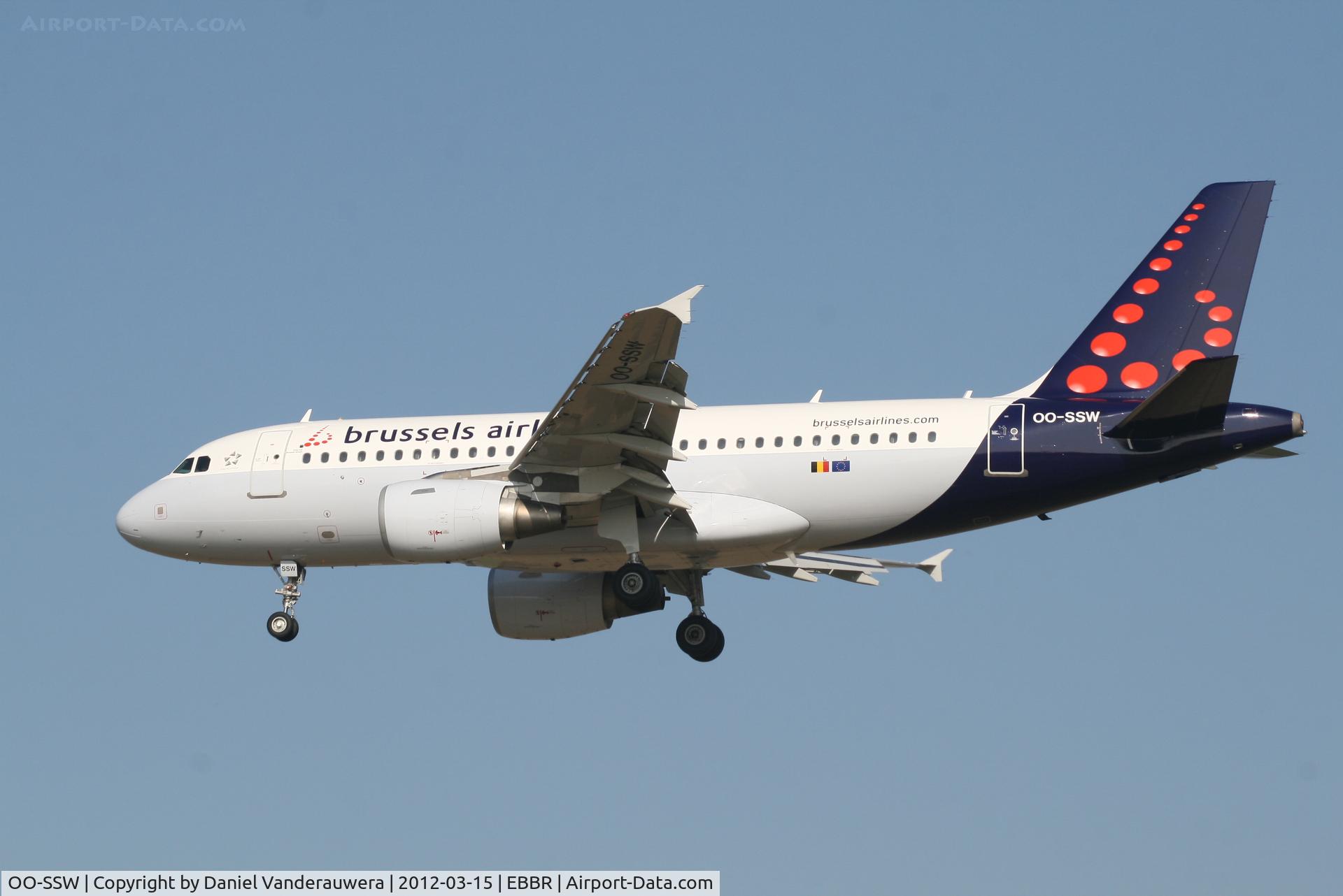 OO-SSW, 2007 Airbus A319-111 C/N 3255, Flight SN2256 is descending to RWY 25L