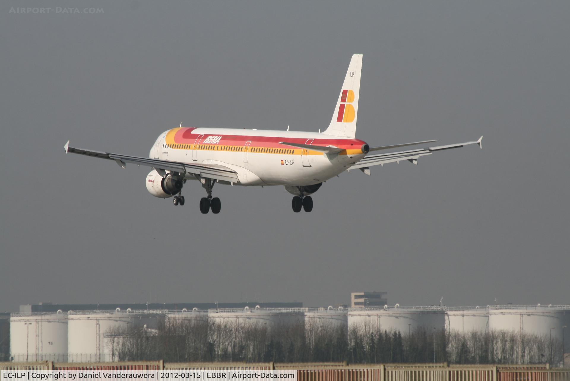 EC-ILP, 2002 Airbus A321-211 C/N 1716, Flight IB3206 close to landing on RWY 25L