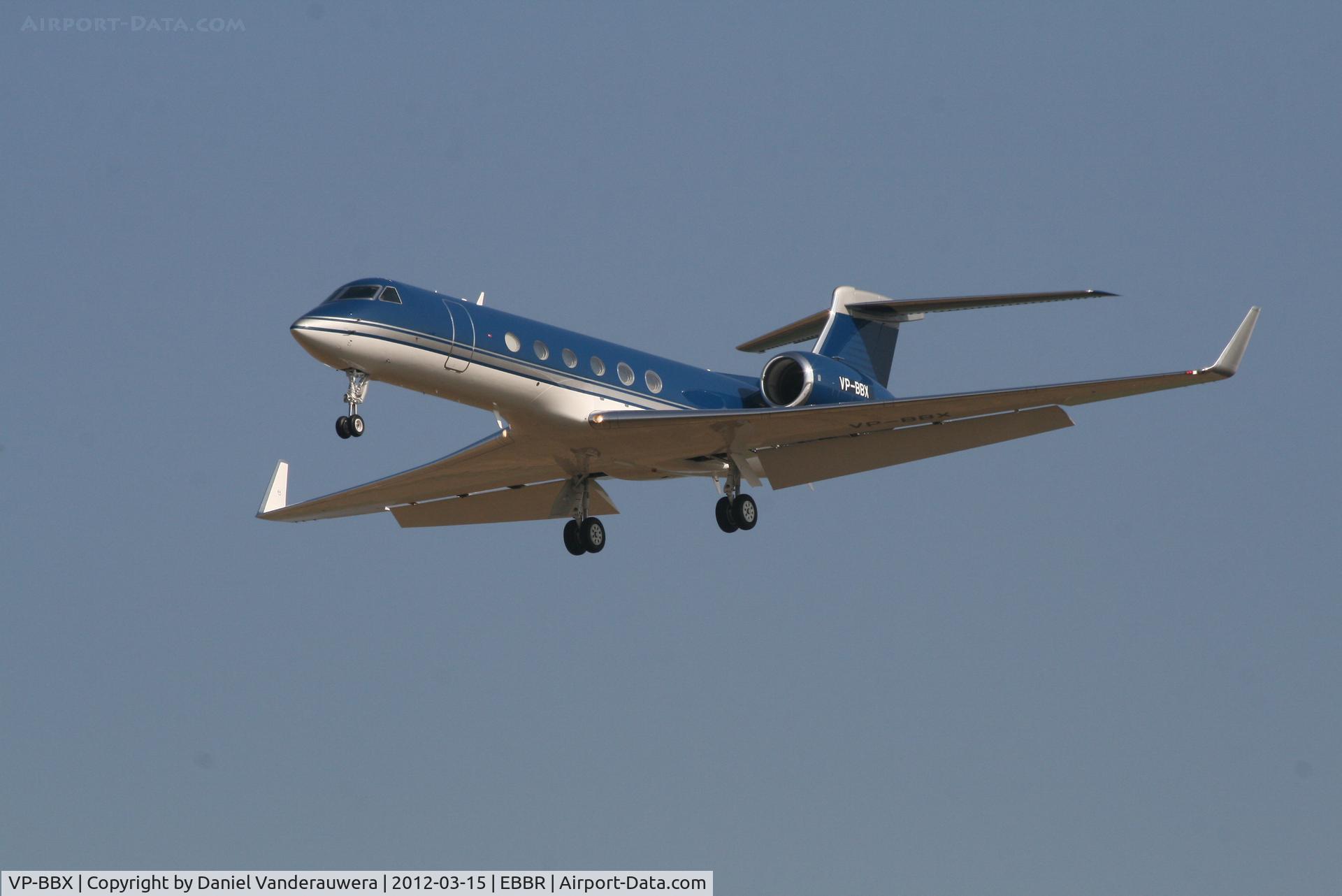 VP-BBX, Gulfstream Aerospace G-V Gulfstream V C/N 622, Arrival to RWY 25L