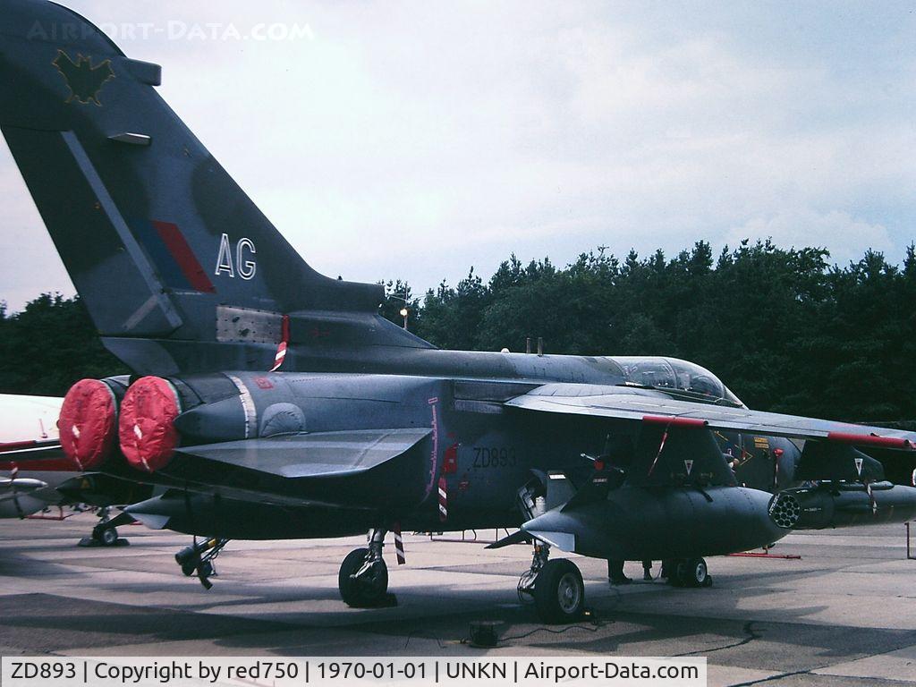 ZD893, 1985 Panavia Tornado GR.1 C/N 463/BS153/3211, Photograph by Edwin van Opstal with permission. Scanned from a color slide.