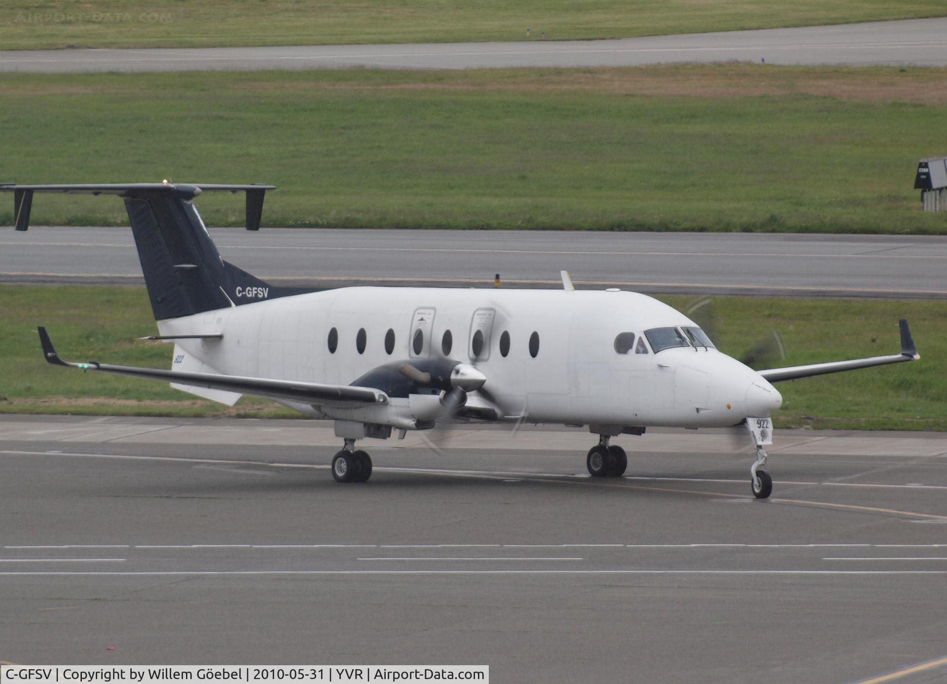 C-GFSV, 1998 Beech 1900D C/N UE-346, Taxi to the runway from Vancouver Airport
