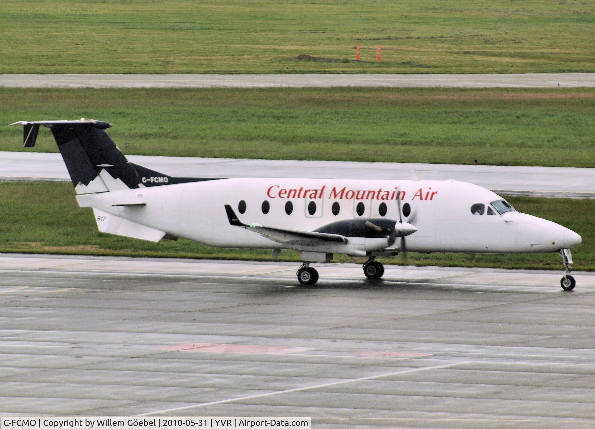 C-FCMO, 1997 Beech 1900D C/N UE-281, Taxi to the runway from Vancouver Airport