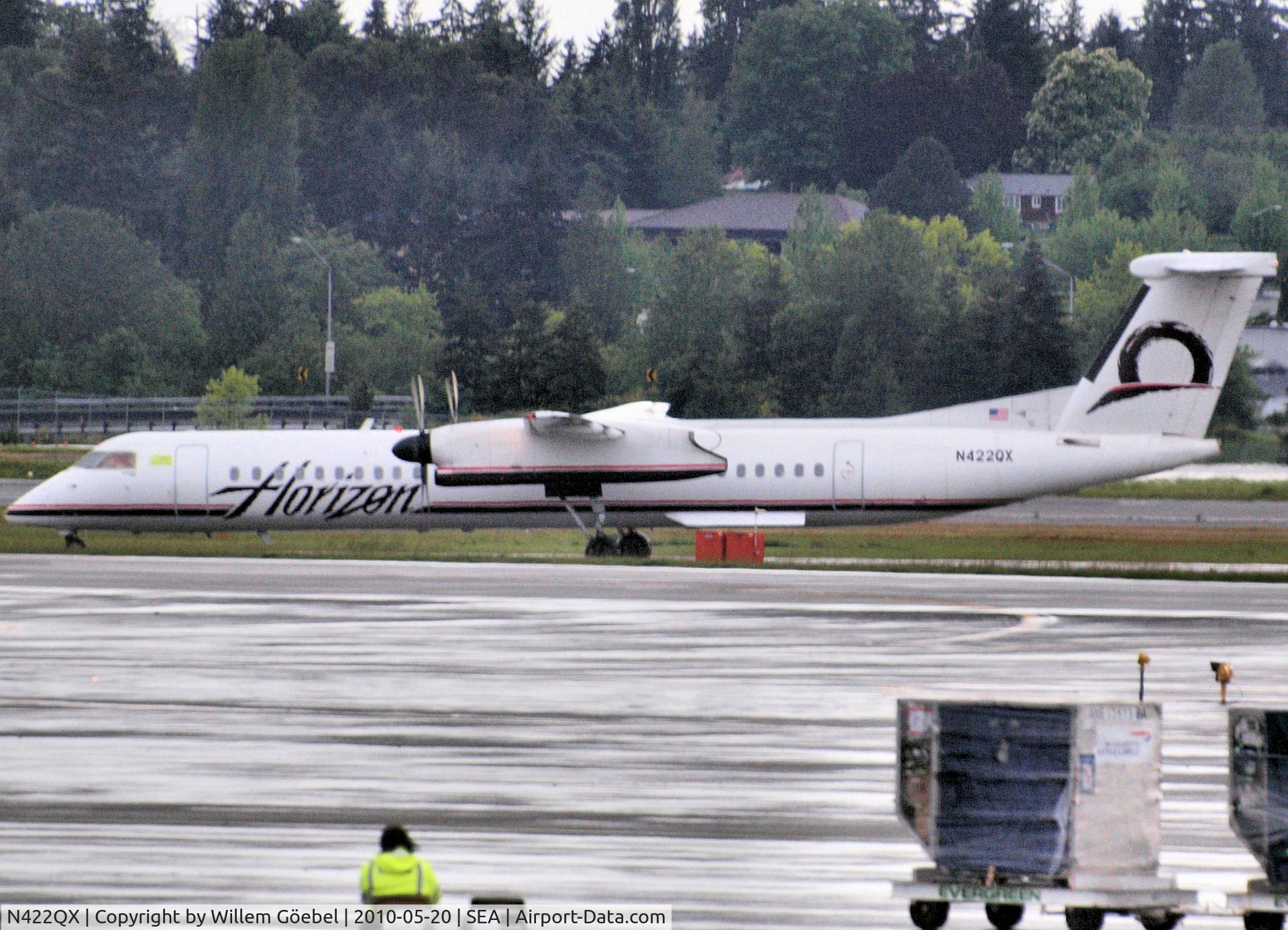 N422QX, 2007 Bombardier DHC-8-402 Dash 8 C/N 4150, Taxi to the runway of Seattle Airport