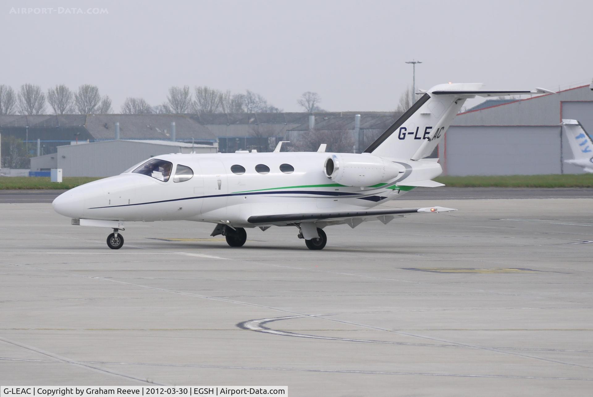 G-LEAC, 2008 Cessna 510 Citation Mustang Citation Mustang C/N 510-0075, About to depart.