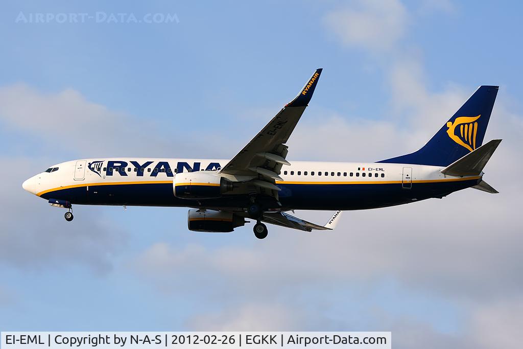 EI-EML, 2010 Boeing 737-8AS C/N 38513, Short Final