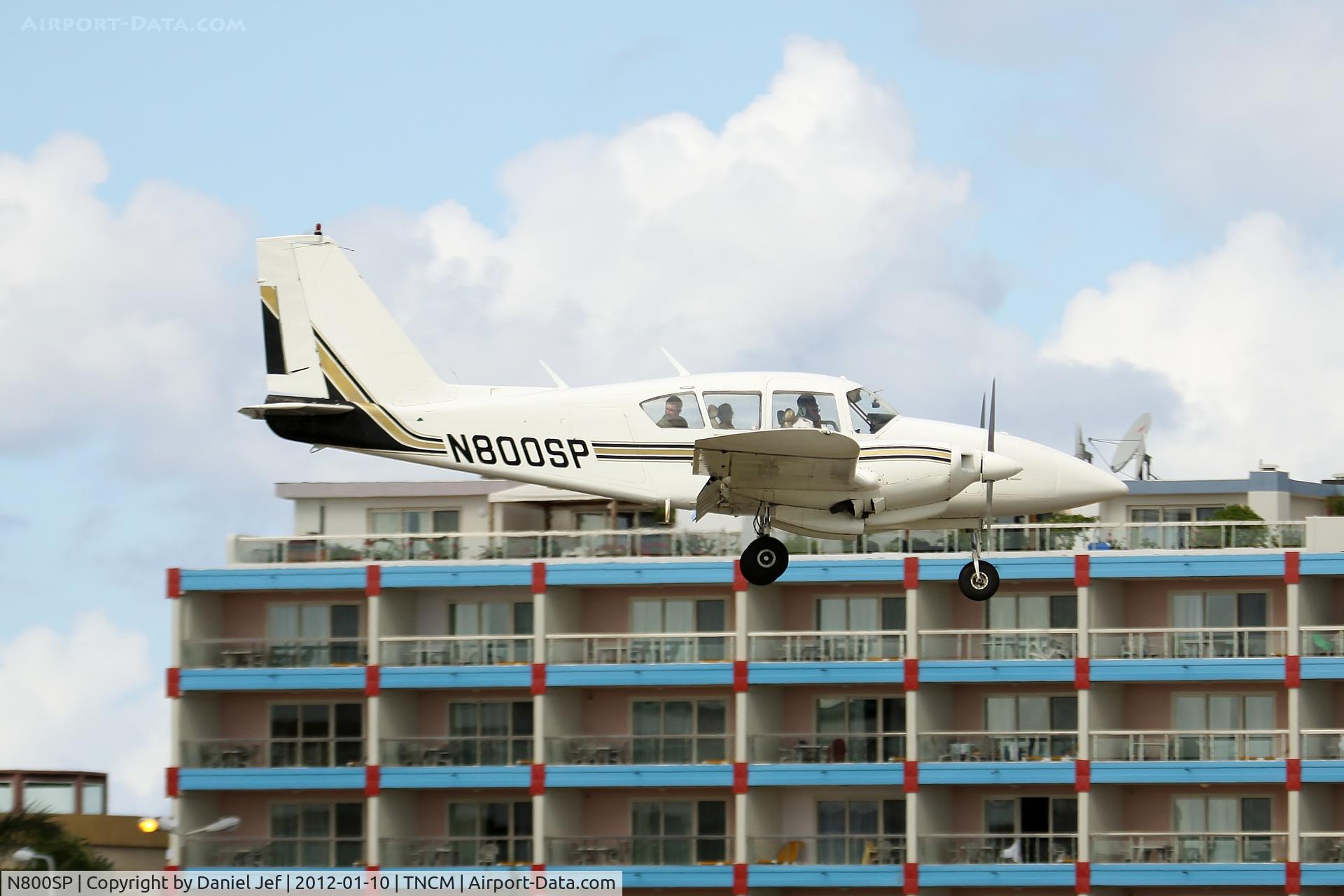 N800SP, 1968 Piper PA-23-250 Aztec C/N 27-4065, N800SP