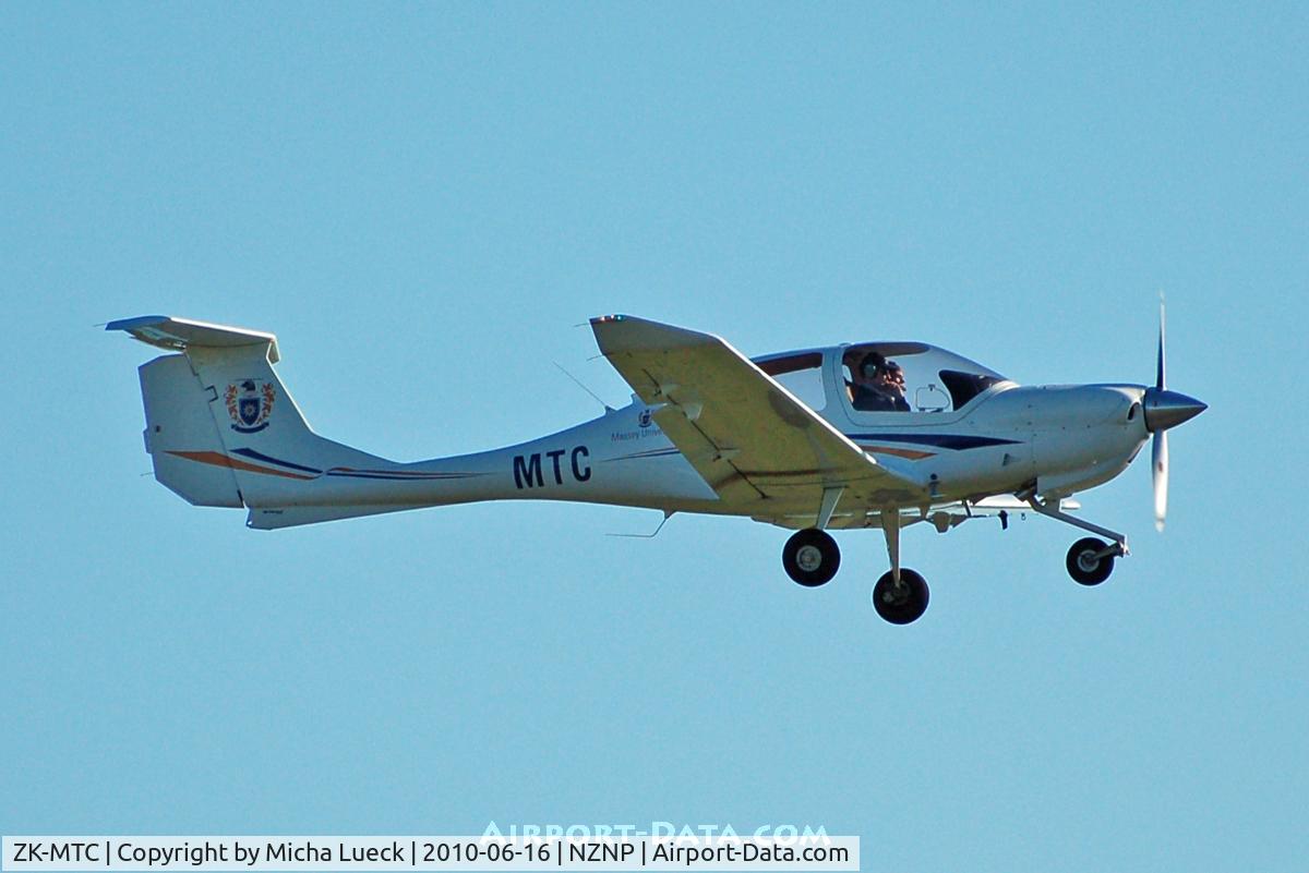 ZK-MTC, 2008 Diamond DA-40 Diamond Star C/N 40.942, At New Plymouth