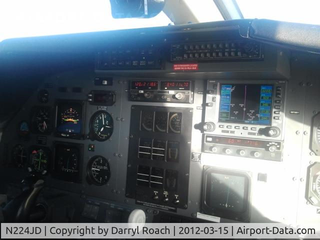 N224JD, 1998 Pilatus PC-12/45 C/N 220, Flight deck in cruise.