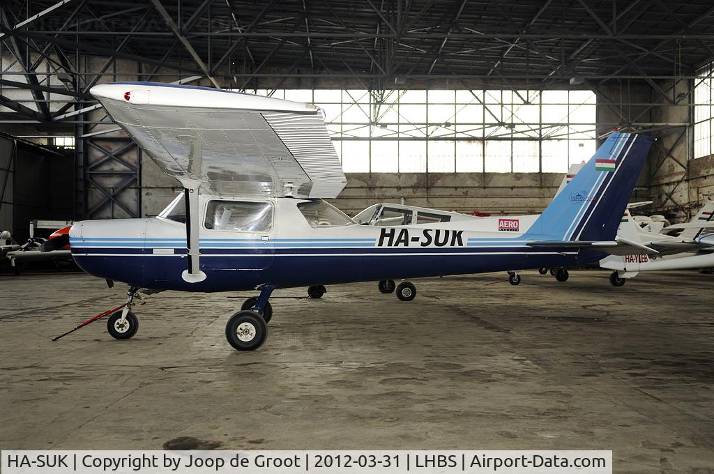 HA-SUK, 1980 Reims 152F C/N F152-1772, Centro Plane
