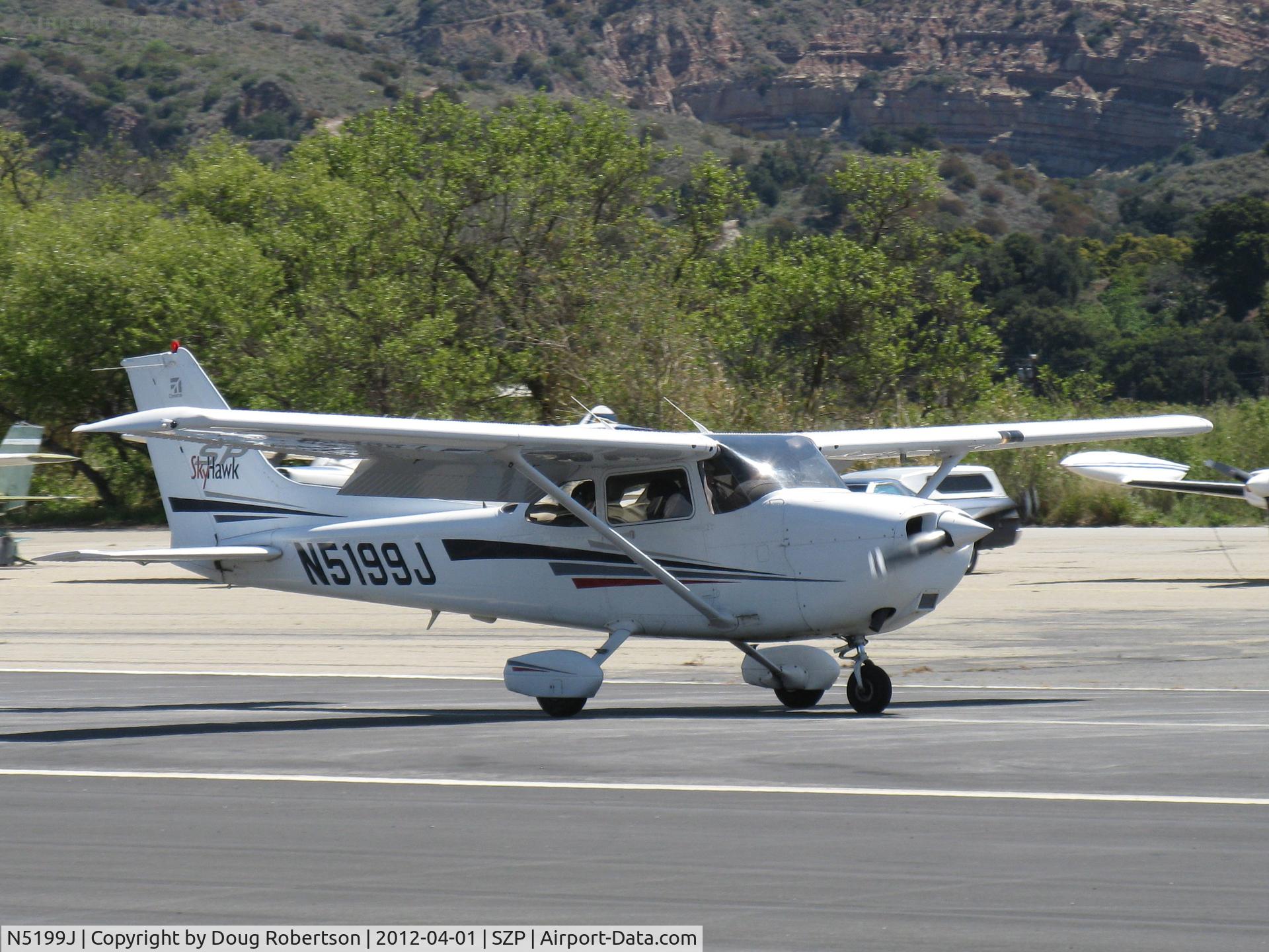 N5199J, 2002 Cessna 172S C/N 172S9097, 2002 Cessna 172S SKYHAWK SP, Lycoming IO-360-L2A 180 Hp, CS prop, landing roll Rwy 22