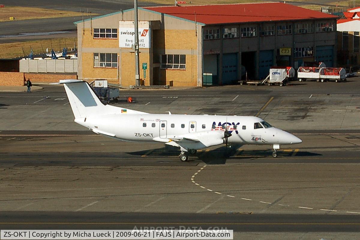 ZS-OKT, 1991 Embraer EMB-120RT Brasilia C/N 120254, At Jo'burg