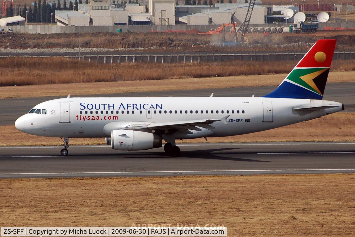 ZS-SFF, 2004 Airbus A319-131 C/N 2308, At Jo'burg