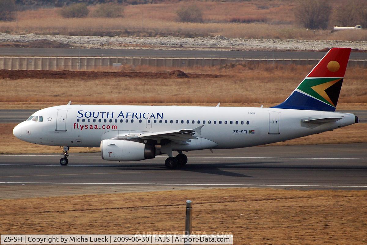 ZS-SFI, 2004 Airbus A319-131 C/N 2375, At Jo'burg