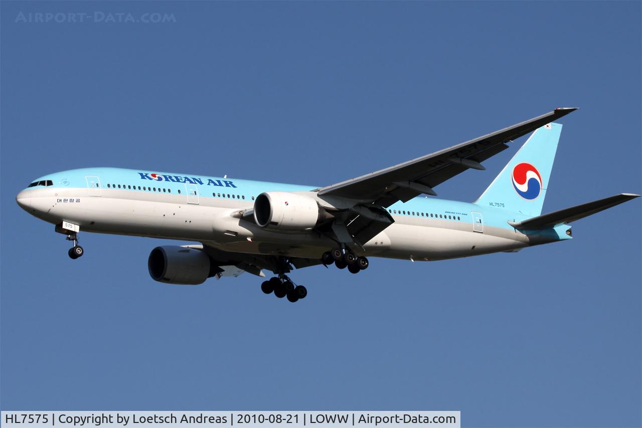 HL7575, 2000 Boeing 777-2B5/ER C/N 28445, Korean Air 777