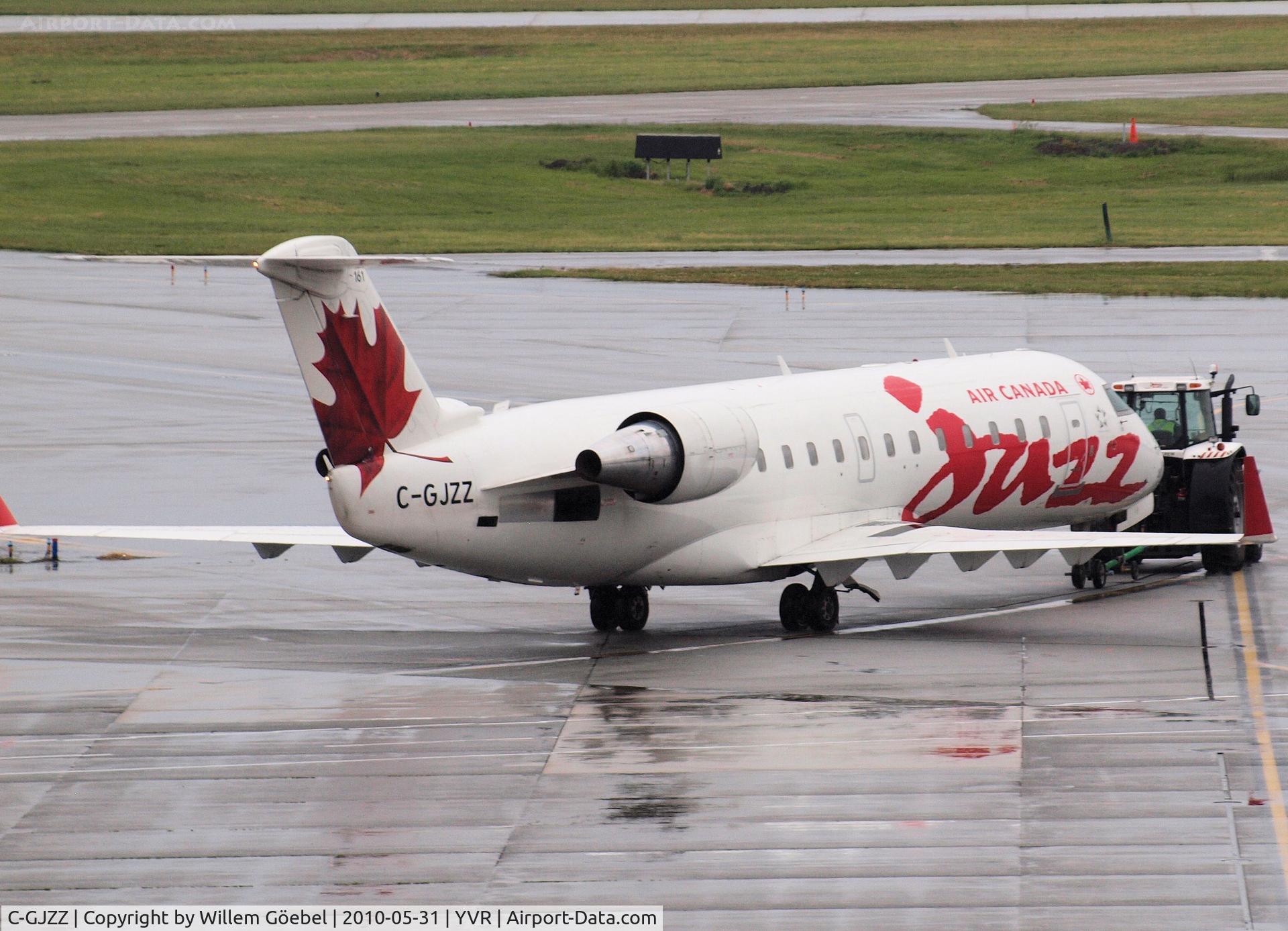 C-GJZZ, 2004 Bombardier CRJ-200ER (CL-600-2B19) C/N 7978, Moved to the parking of YVR