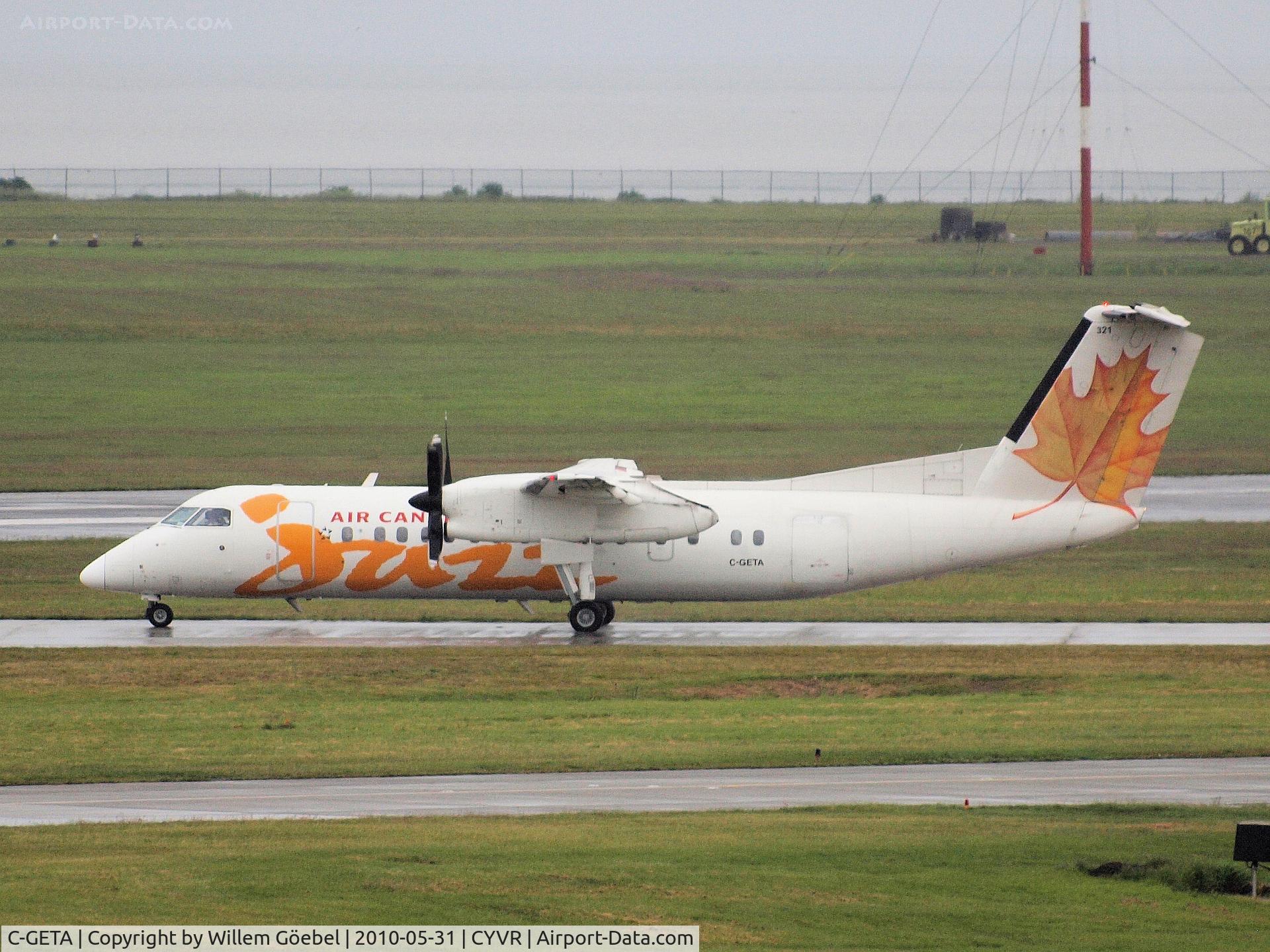 C-GETA, 1989 De Havilland Canada DHC-8-301 Dash 8 C/N 186, Taxi to the runway of YVR