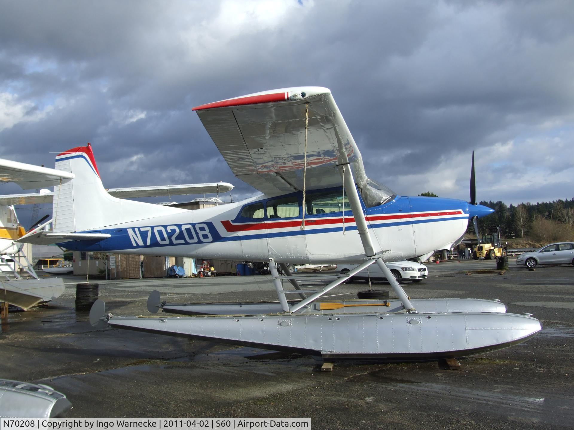 N70208, 1972 Cessna A185E Skywagon 185 C/N 18502058, Cessna A185E Skywagon on floats at Kenmore Air Harbor, Kenmore WA