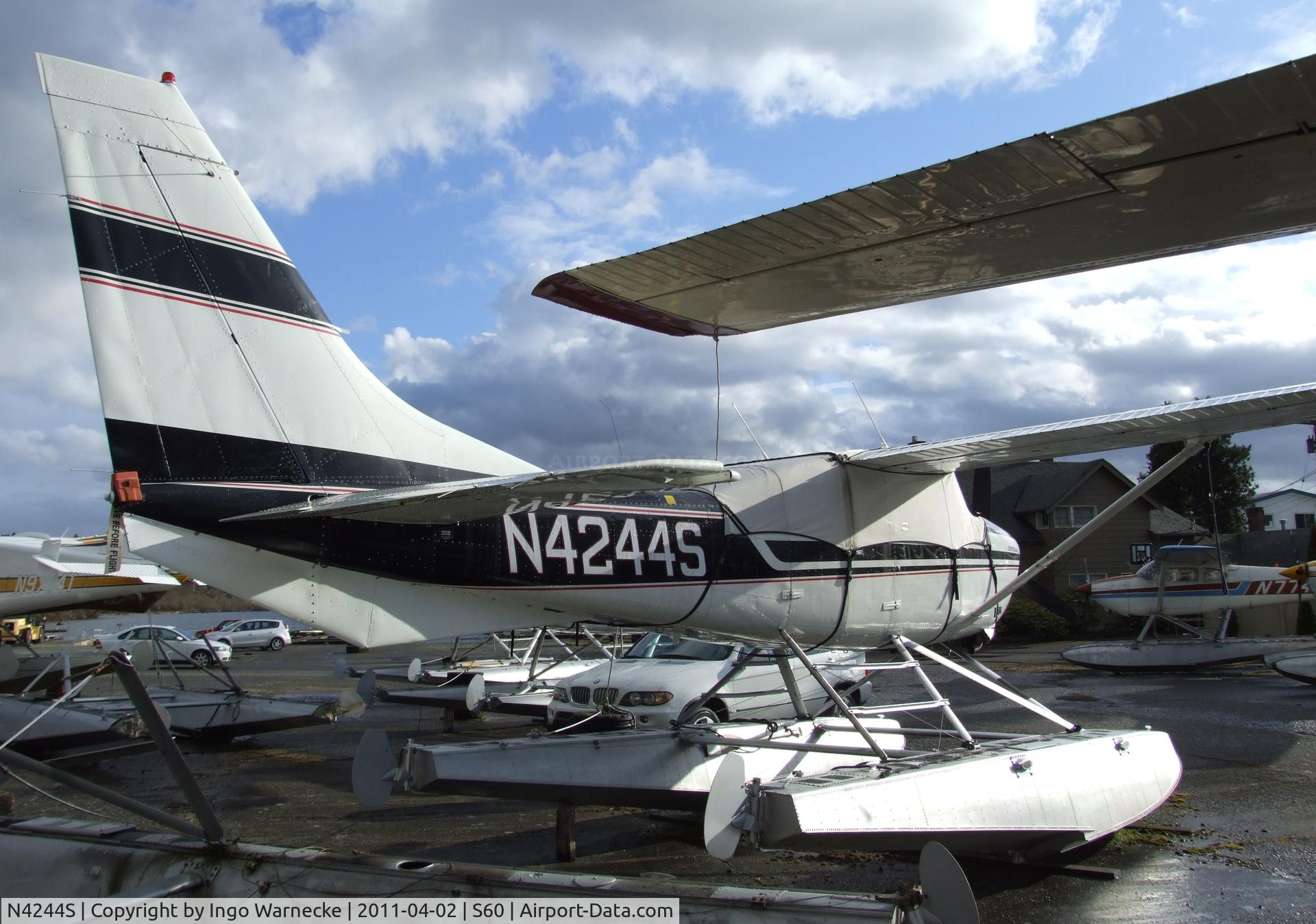 N4244S, Cessna U206G Stationair C/N U20603814, Cessna U206G Stationair on floats at Kenmore Air Harbor, Kenmore WA