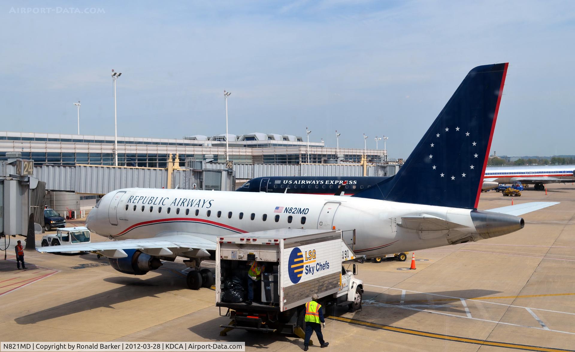N821MD, 2004 Embraer 170SU (ERJ-170-100SU) C/N 17000042, DCA, VA