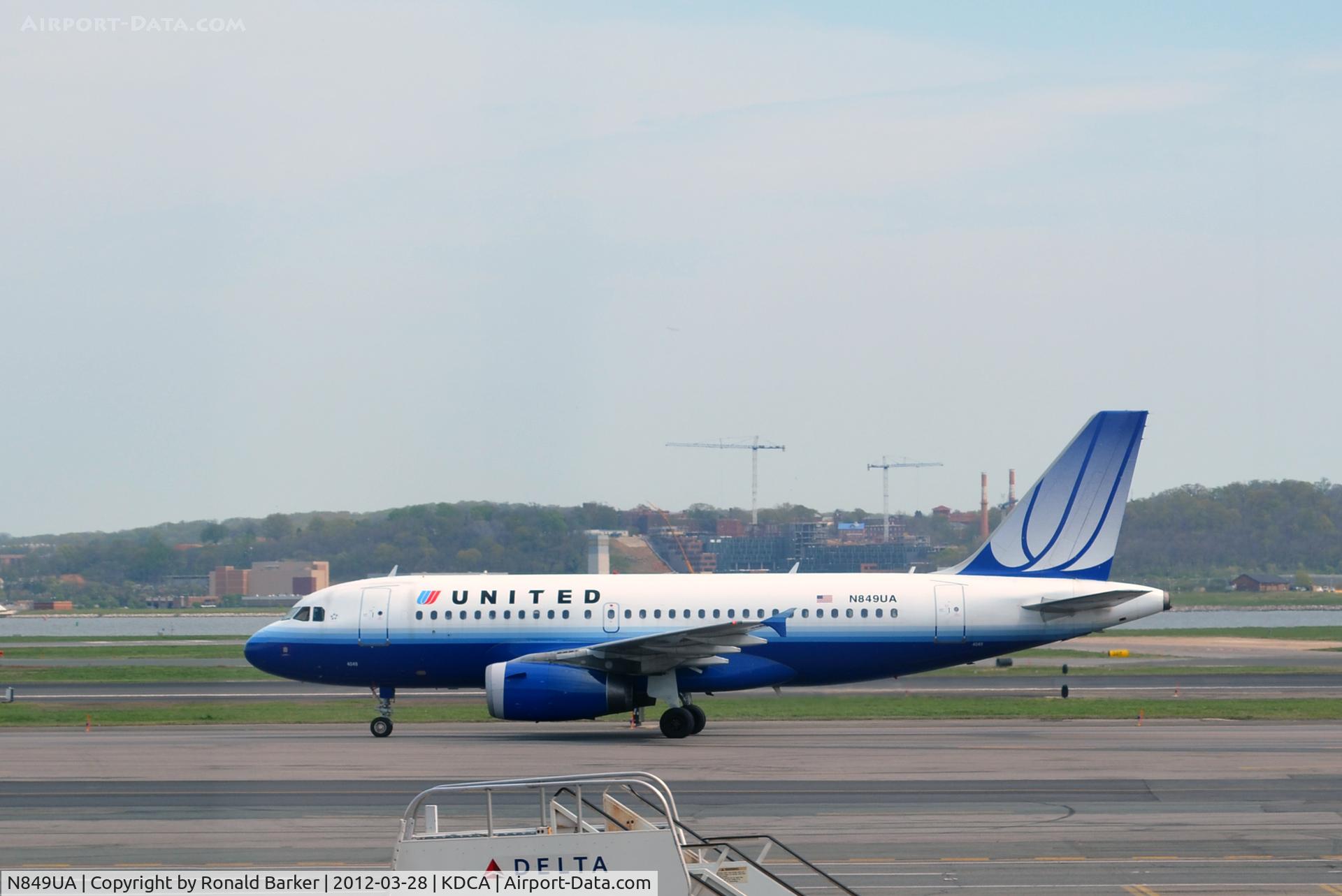 N849UA, 2002 Airbus A319-131 C/N 1649, Taxi DCA