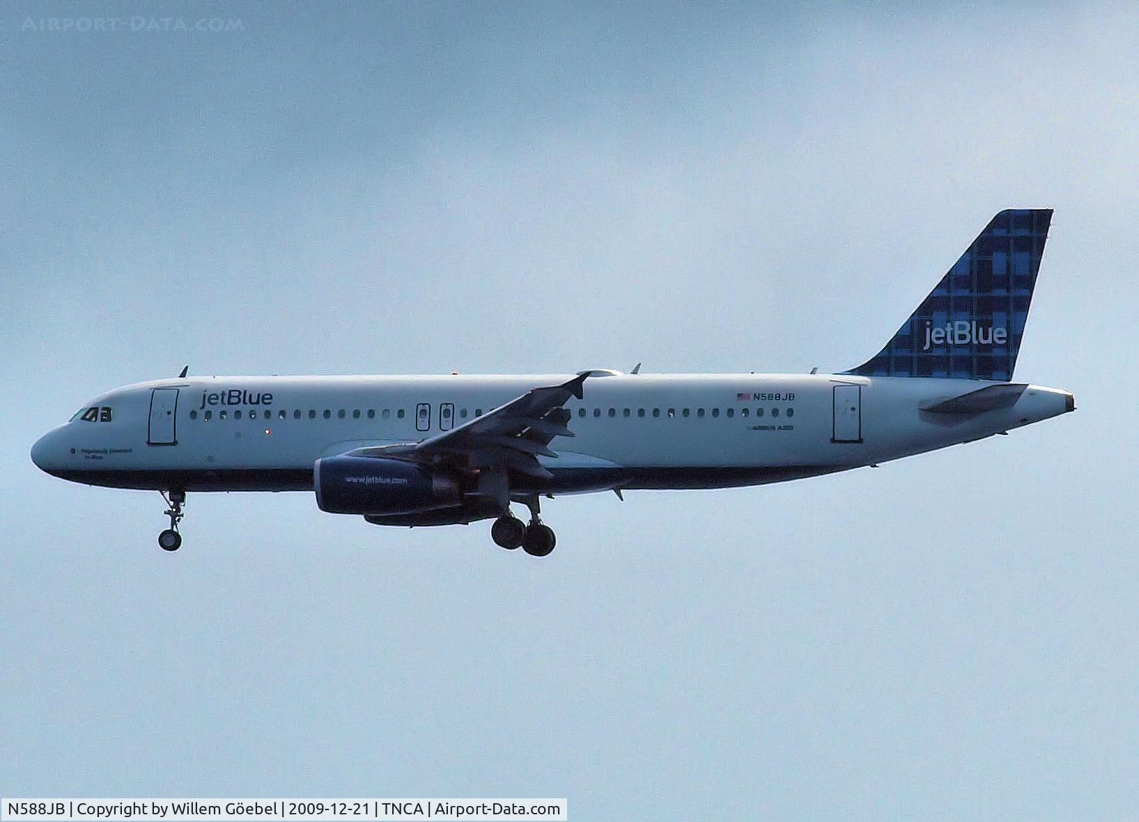 N588JB, 2004 Airbus A320-232 C/N 2201, Landing on TNCA Aruba Airport