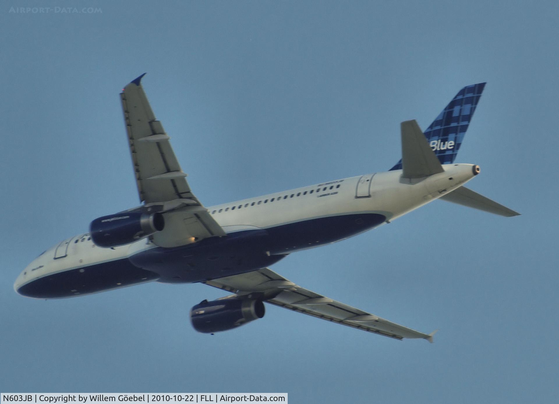 N603JB, 2005 Airbus A320-232 C/N 2352, Take off from Frt Lauderdale Airport