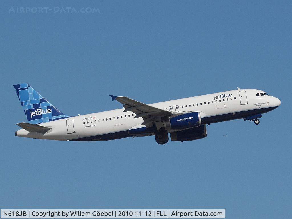 N618JB, 2005 Airbus A320-232 C/N 2489, Take off from FLL airport
