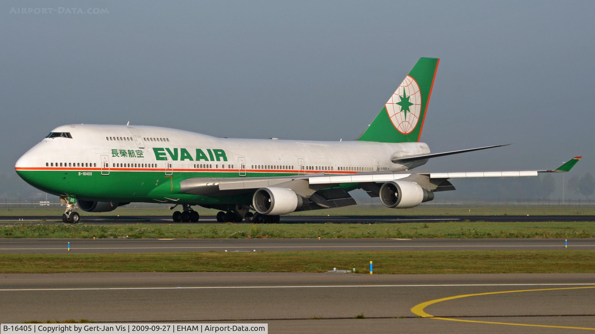 B-16405, 1993 Boeing 747-45E C/N 27142, Vacating rw18C