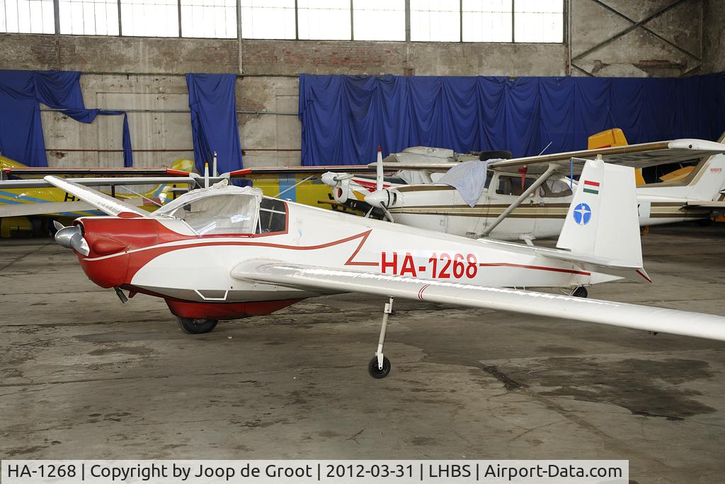 HA-1268, Scheibe SF-25C Falke 2000 C/N 46206C, in the hangar at Budaörs