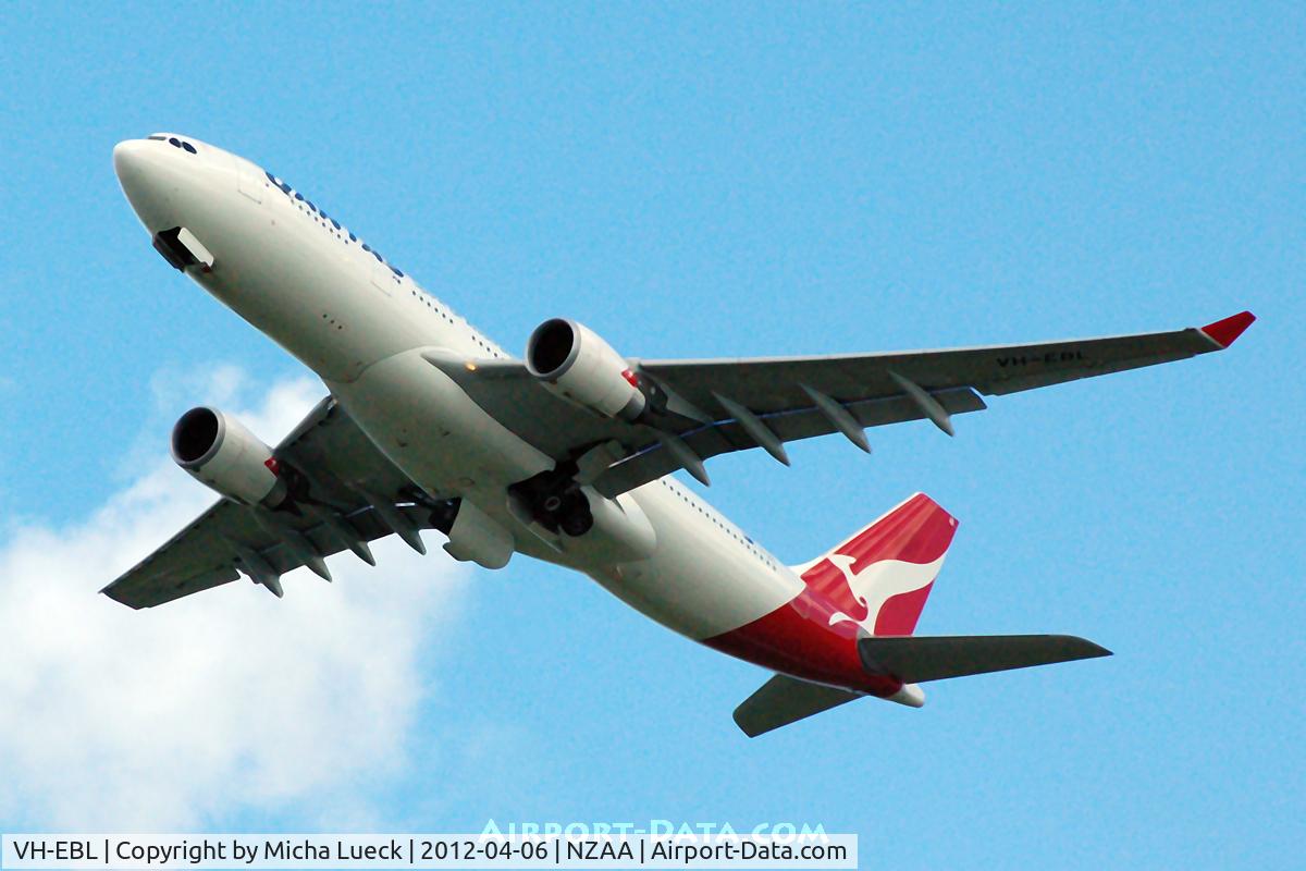 VH-EBL, 2008 Airbus A330-203 C/N 976, At Auckland