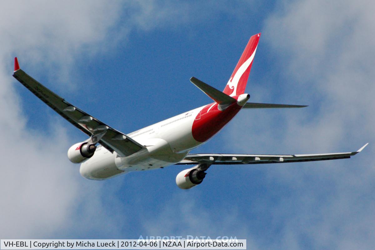 VH-EBL, 2008 Airbus A330-203 C/N 976, At Auckland