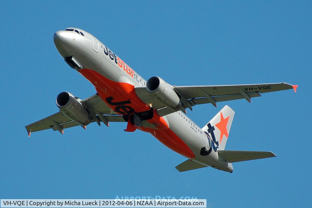 VH-VQE, 2008 Airbus A320-232 C/N 3495, At Auckland